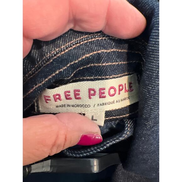 Free People size large heavy denim jacket - Picture 4 of 5